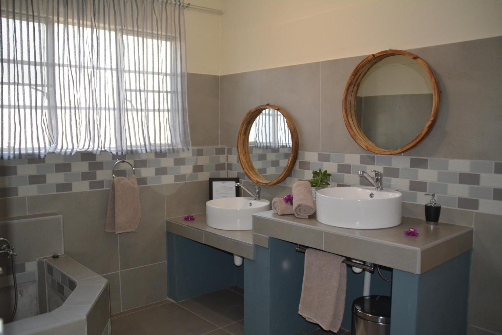 Gabus Safari Lodge Otavi Экстерьер фото
